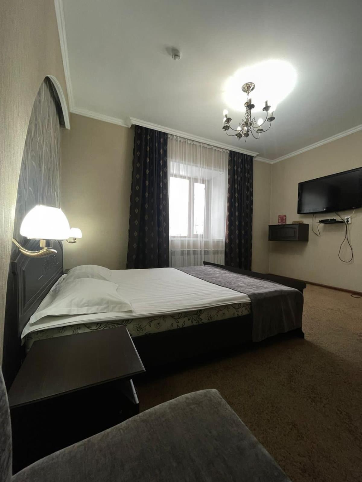 Vip Mini Hotel Semey Ngoại thất bức ảnh