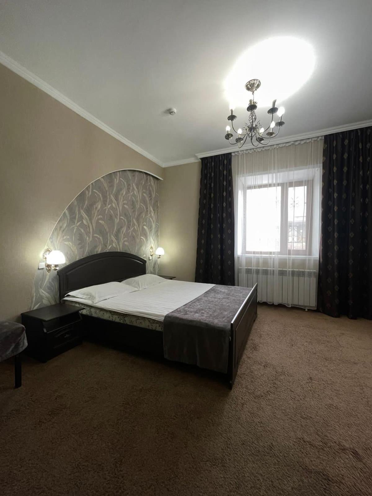 Vip Mini Hotel Semey Ngoại thất bức ảnh