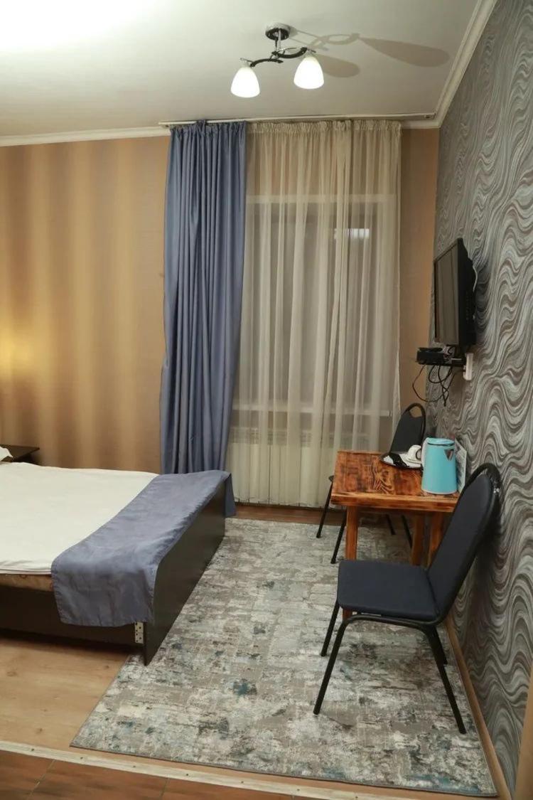 Vip Mini Hotel Semey Ngoại thất bức ảnh