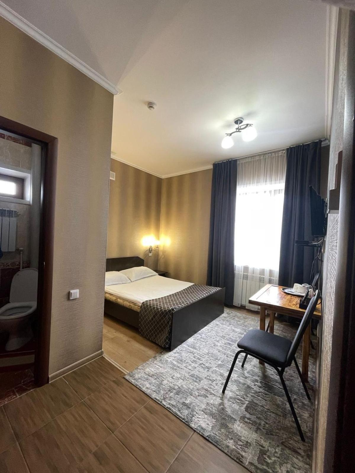 Vip Mini Hotel Semey Ngoại thất bức ảnh