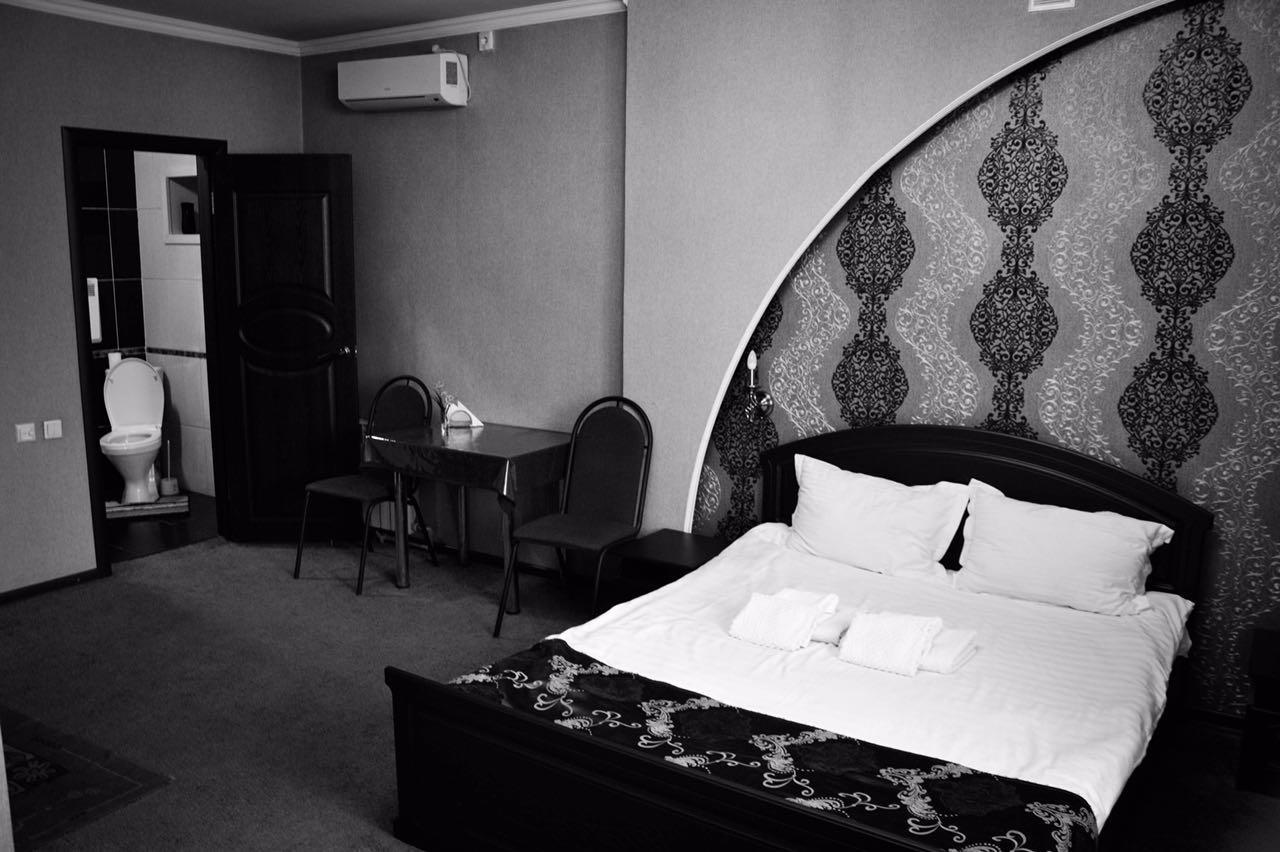 Vip Mini Hotel Semey Ngoại thất bức ảnh
