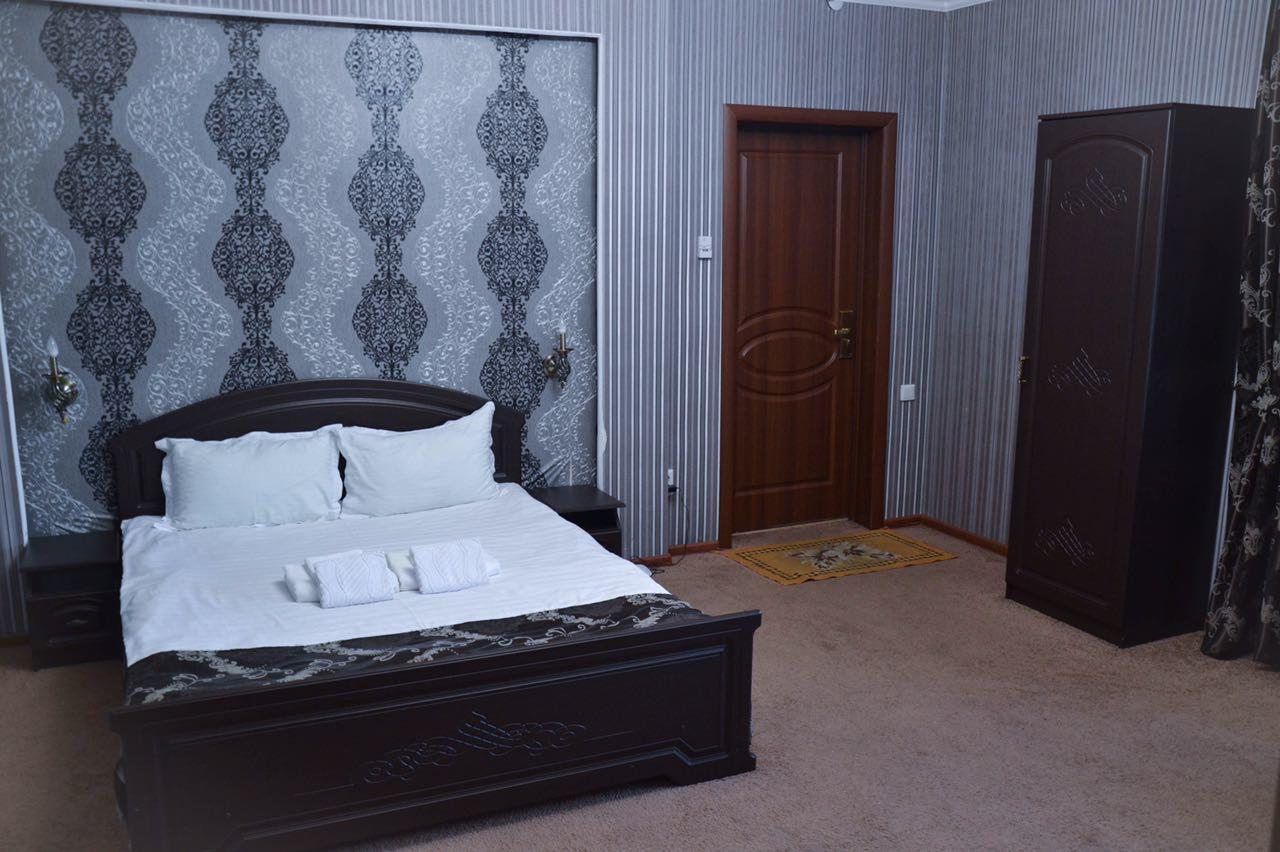 Vip Mini Hotel Semey Ngoại thất bức ảnh