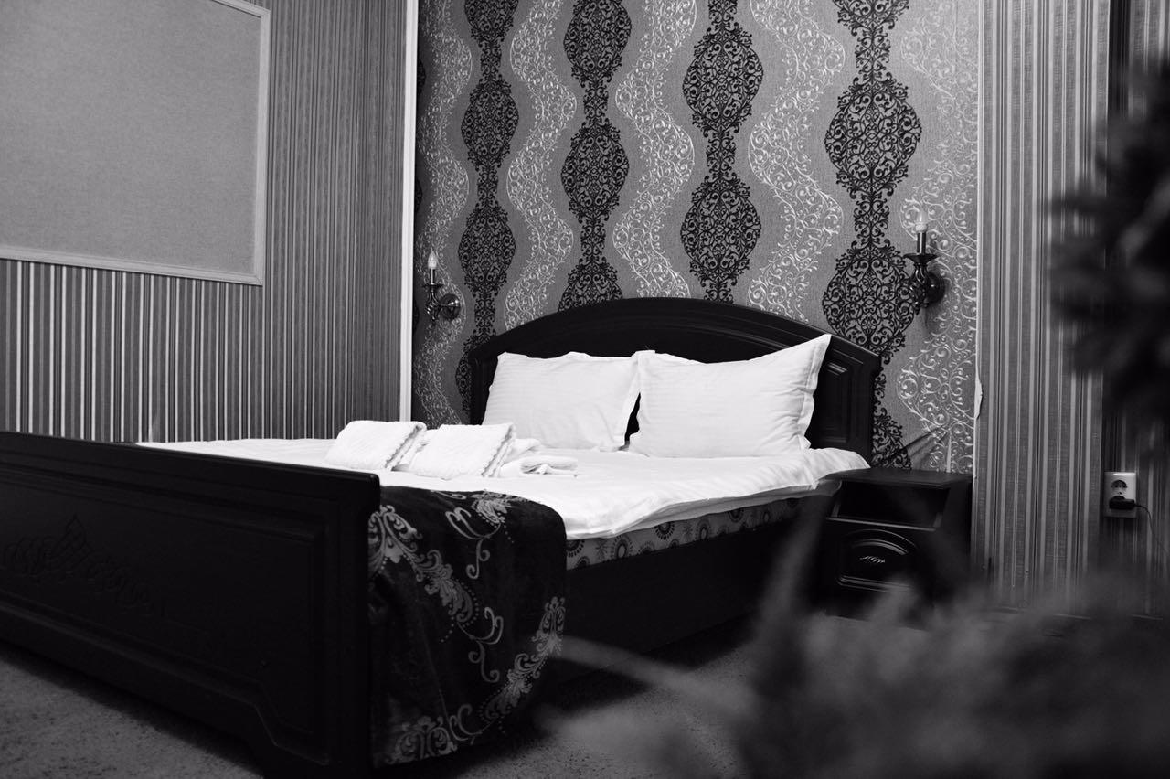 Vip Mini Hotel Semey Ngoại thất bức ảnh